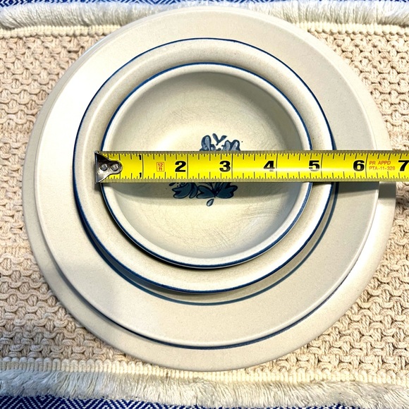 Pfaltzgraff Yorktowne Vintage Plates Bowls Casserole Dish Soup Tureen Stoneware - Picture 13 of 16